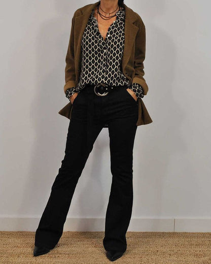 ELVIRA™ - Geometrisk V-ringad blus