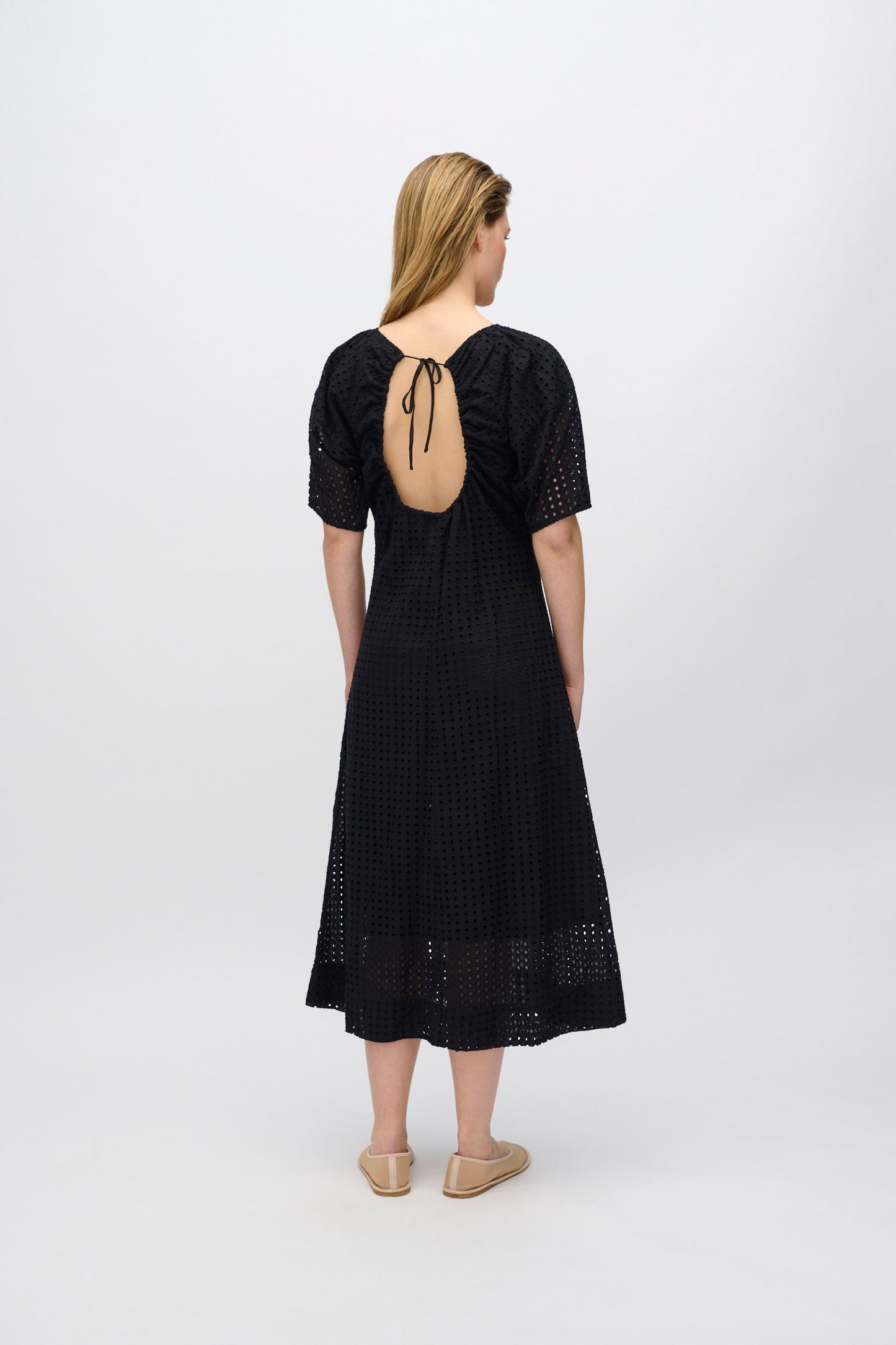 Freja™ | Alice midi dress in broderie anglaise | Black