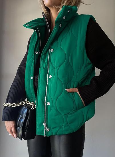 DARCY™ - Snyggt lättviktigt vadderat väst med knappar