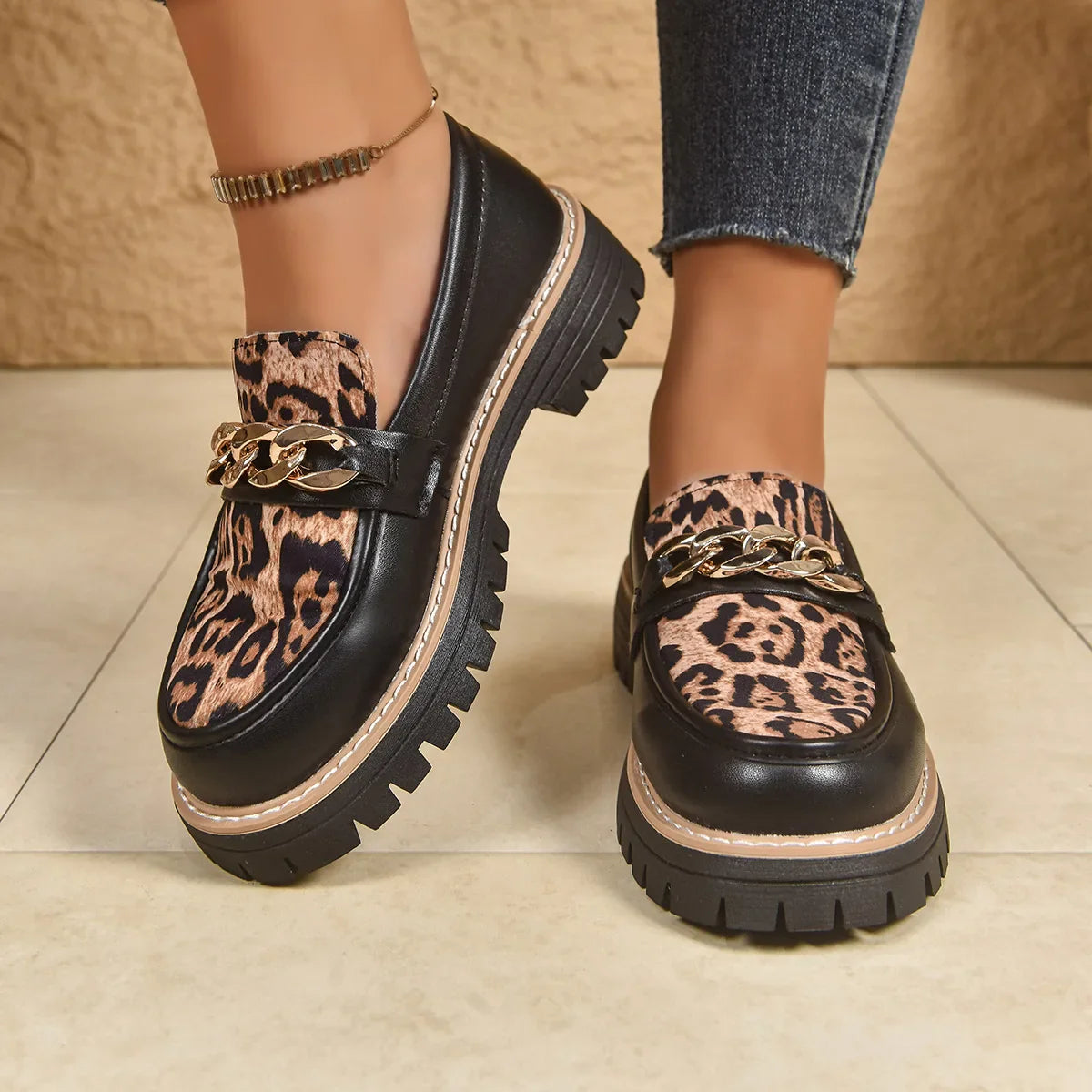 Norvyn™ – Loafers with Structured Upper and Rugged Sole