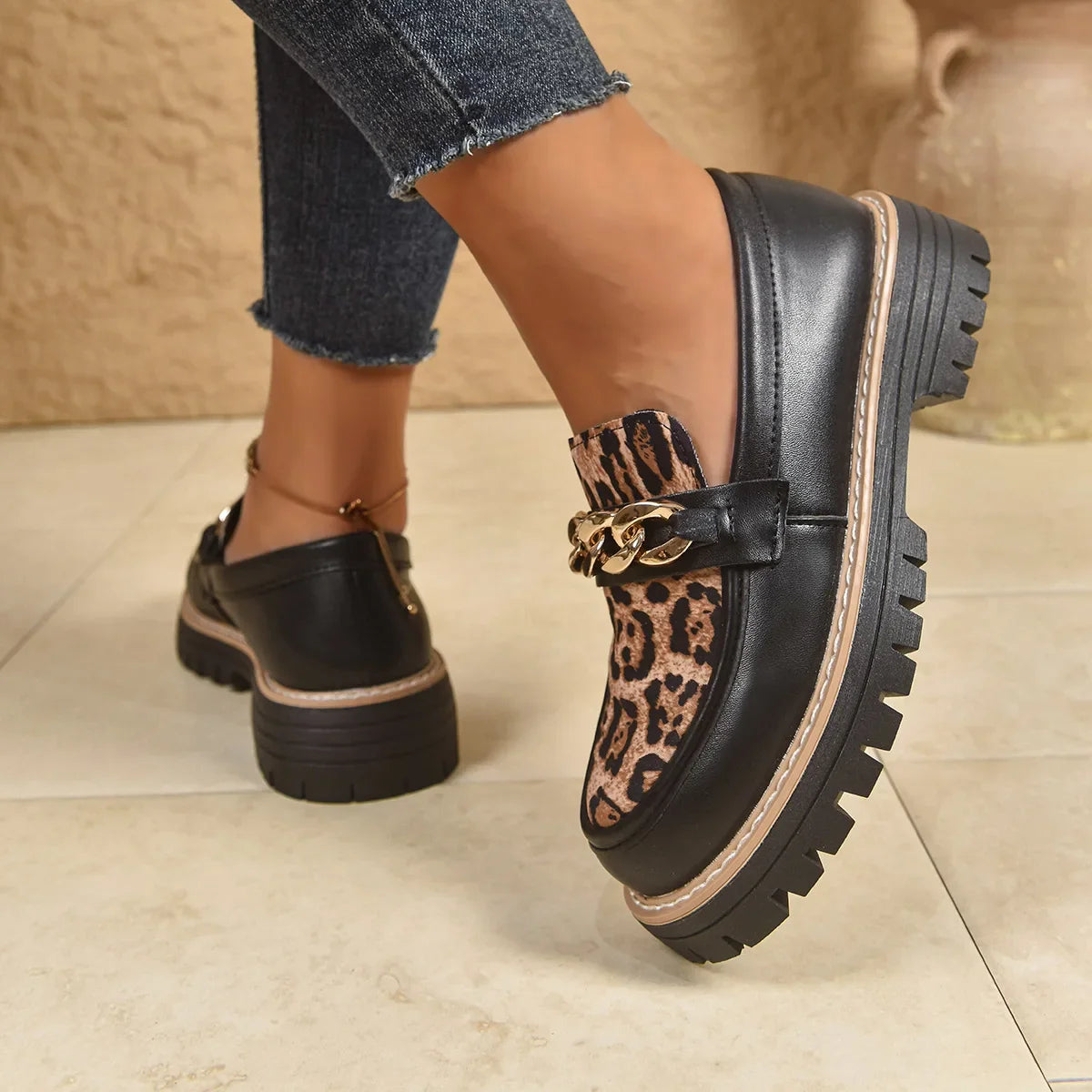 Norvyn™ – Loafers with Structured Upper and Rugged Sole