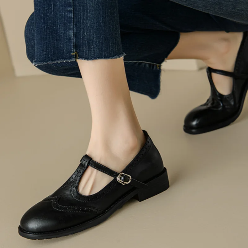 Miana | Polerade Mary Janes med T-rem