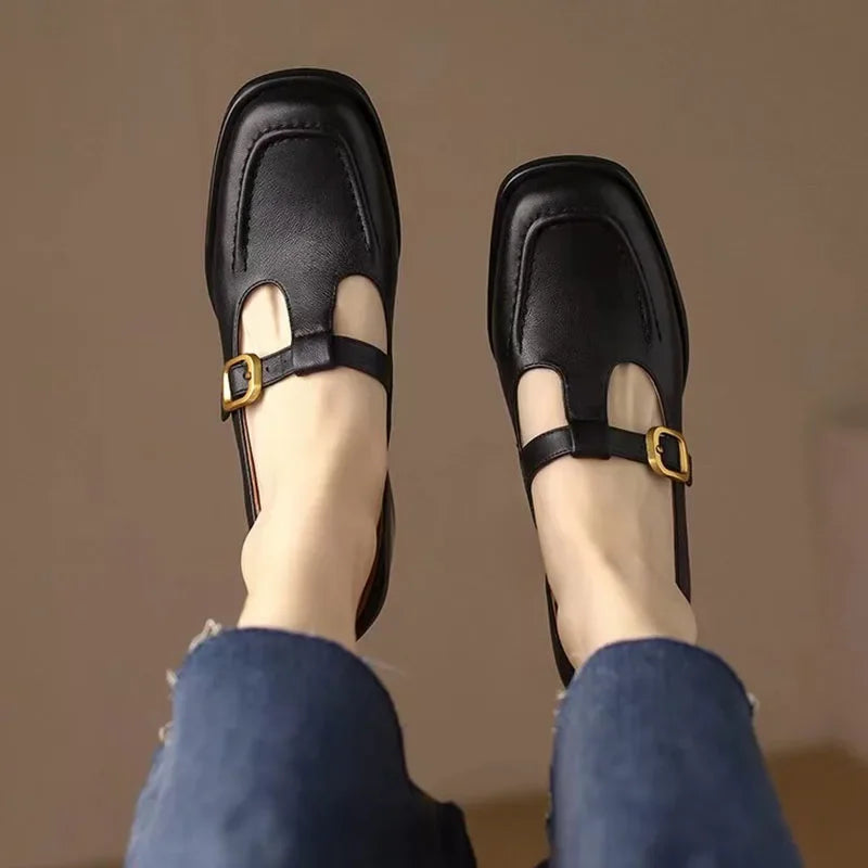 Selvana | Eleganta skor med T-band