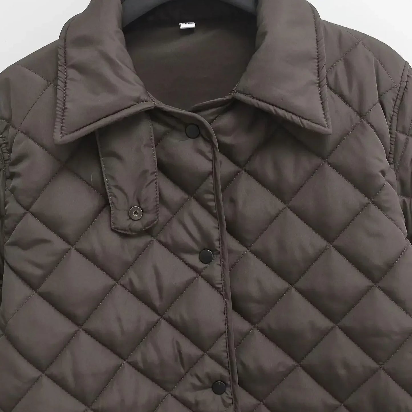 Isbjörnvik™ – Quiltad Långjacka i Modern Silhuett