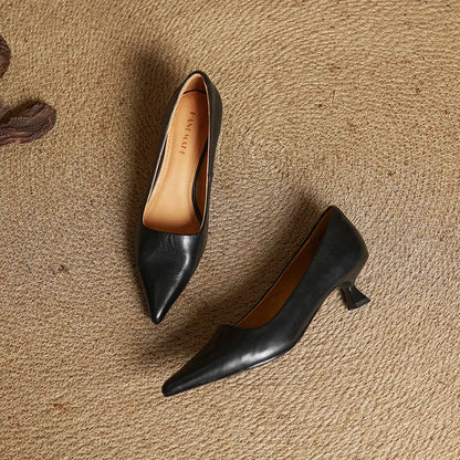 Sarah | Raffinerade pumps i läder med spetsiga tår