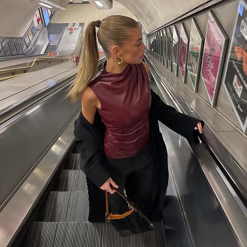 SERAN™ | Elegant topp i konstläder