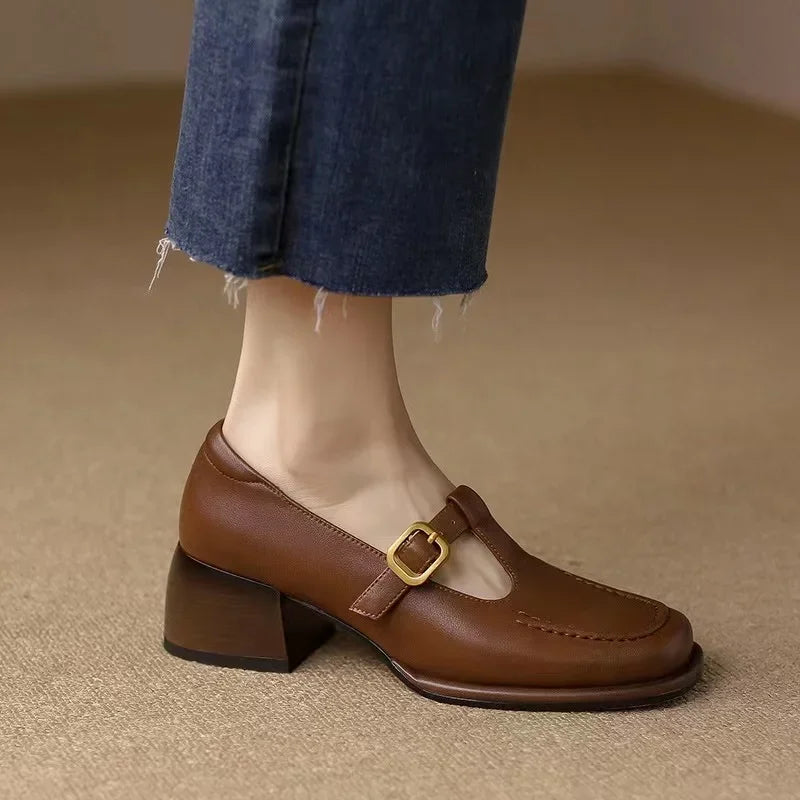 Selvana | Eleganta skor med T-band