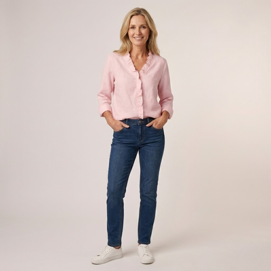 Delilah - Blus med volang och v-ringning