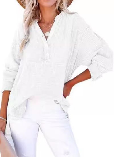 AYLA™ – Avslappnad blus med v-ringning