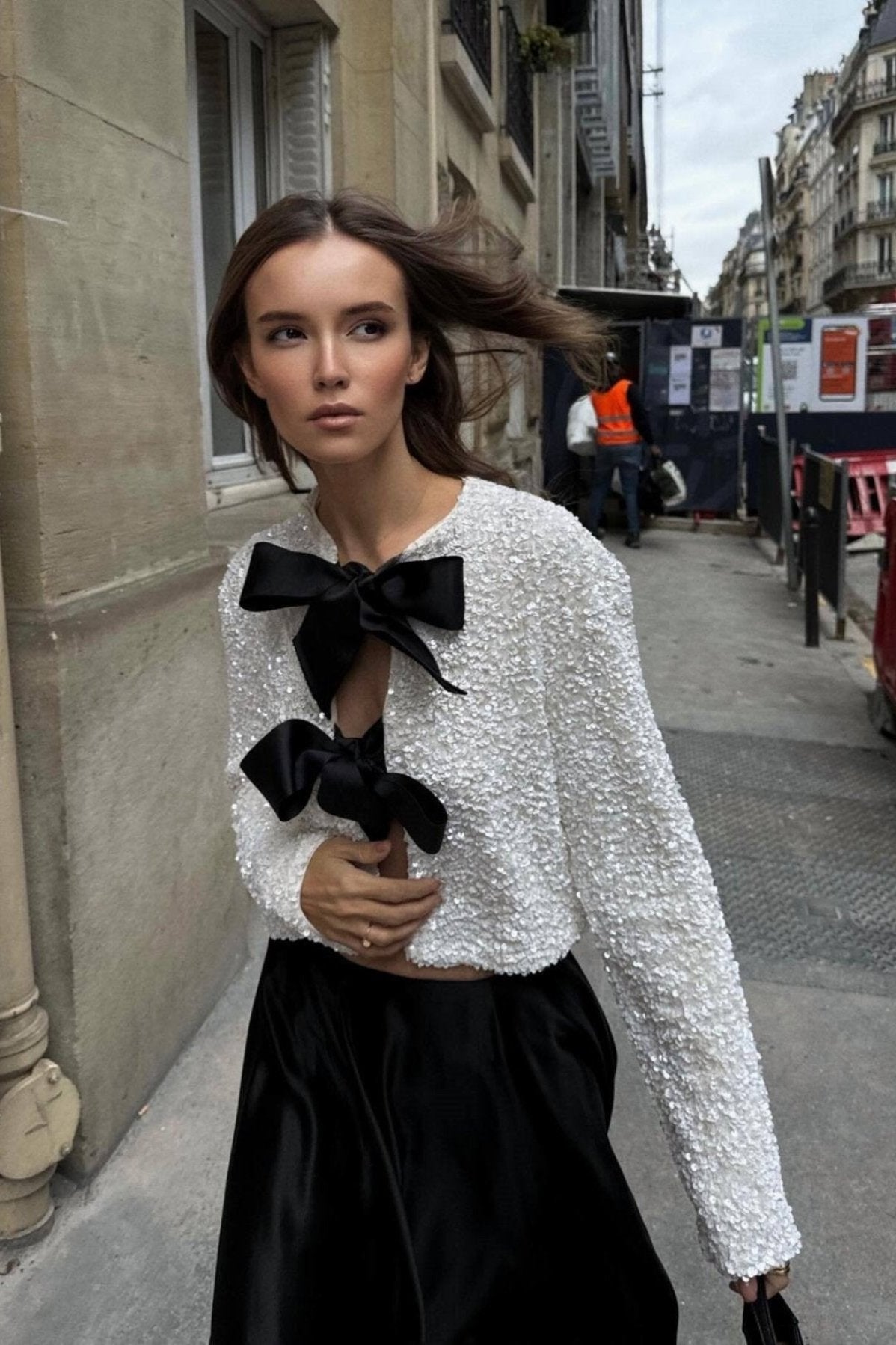 Anwen | Elegant blus med rosettdetalj