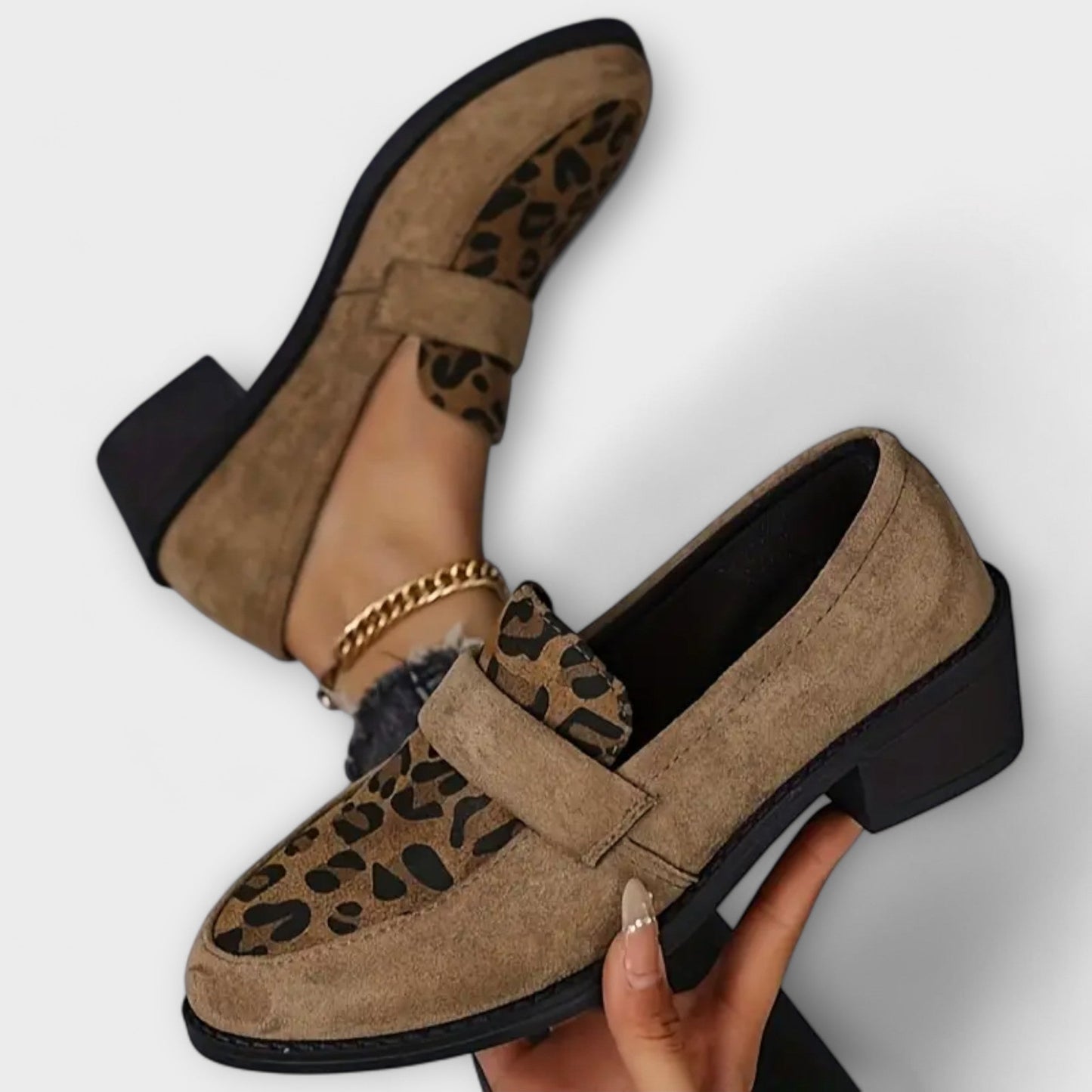 Karla – Eleganta damskor med leopardmönster