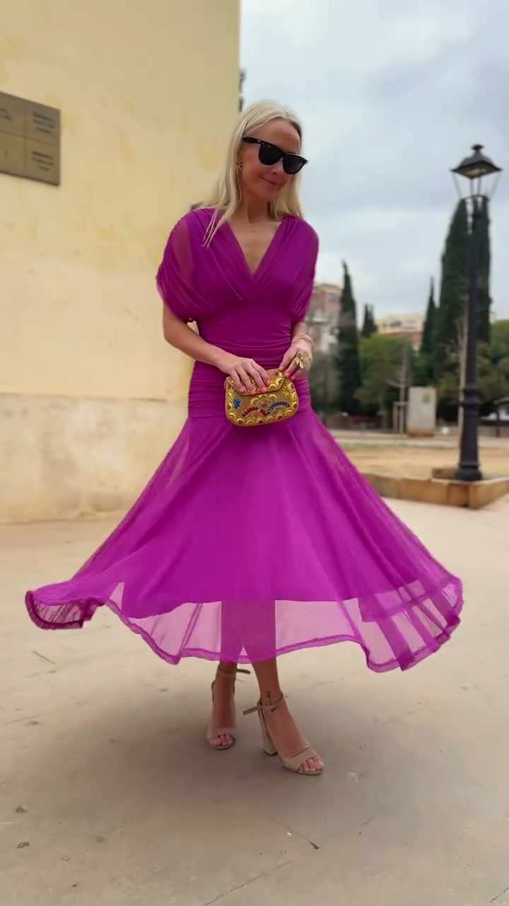 Fiona - Elegant Fuchsia Klänning